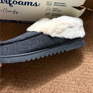 Women slippers size 9-10